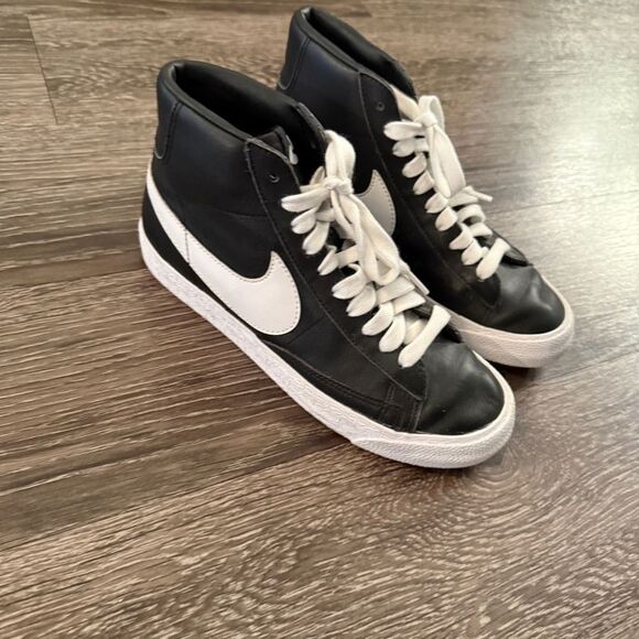 Nike Blazer High Tops - Picture 4 of 6